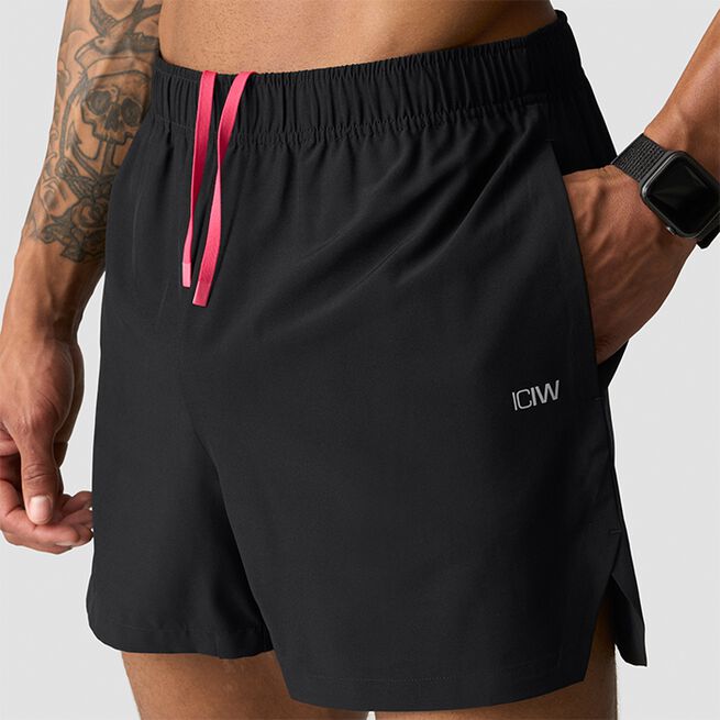 Essential Shorts Svart