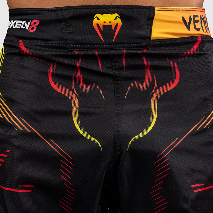 Venum x TEKKEN 8 Fightshorts Yoshimitsu Svart Oransje