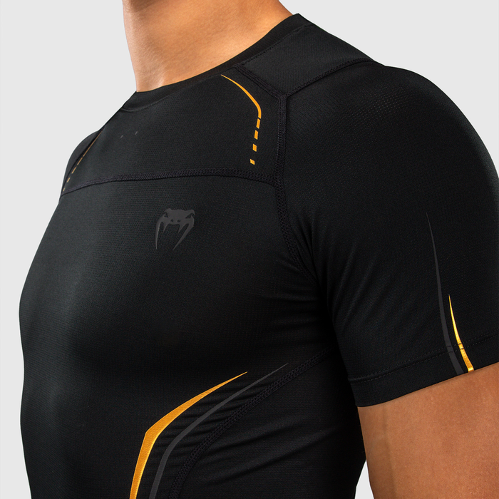 Venum G-Core Short Sleeve Rashguard Black/Gold