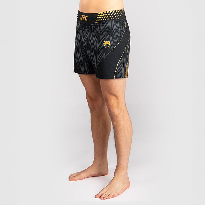 UFC Zenith by Venum Fight Night Fightshorts Kort modell Svart Gull